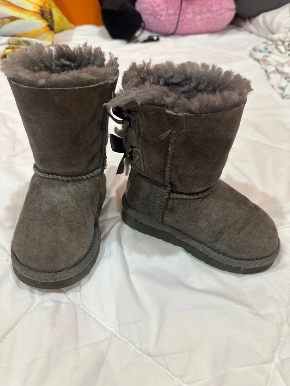 UGG Kids Gray Suede Shearling Boots with Back Bows size 7